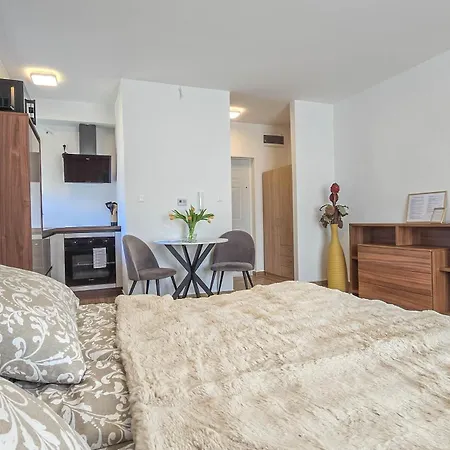 Trend Apartment Buk